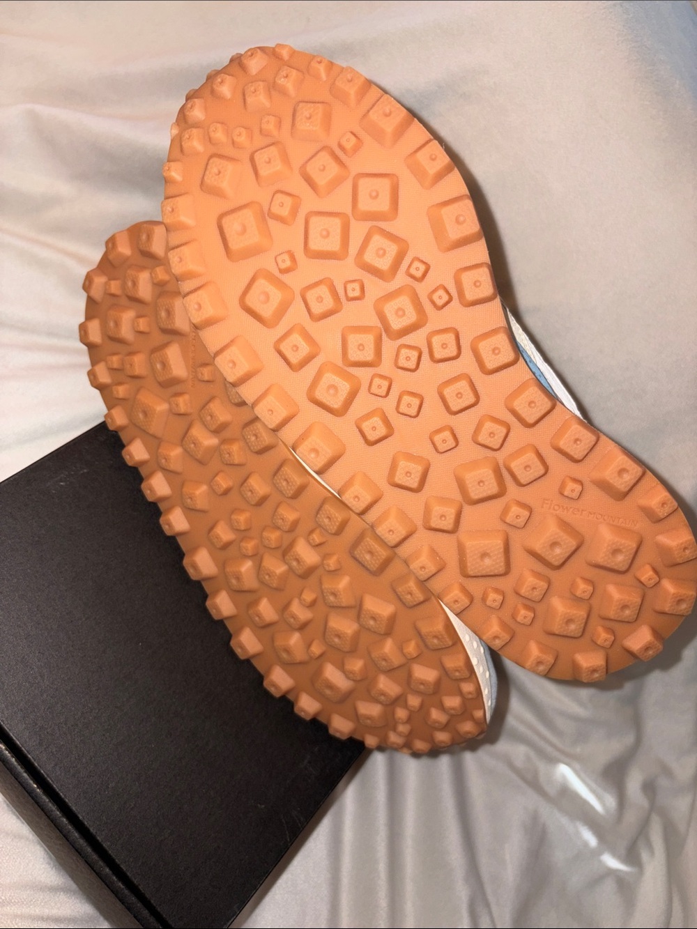 NWT Flower Mountain WASHI WOMAN Suede and technical fabric sneakers - Cream-Pink - Picture 14 of 14